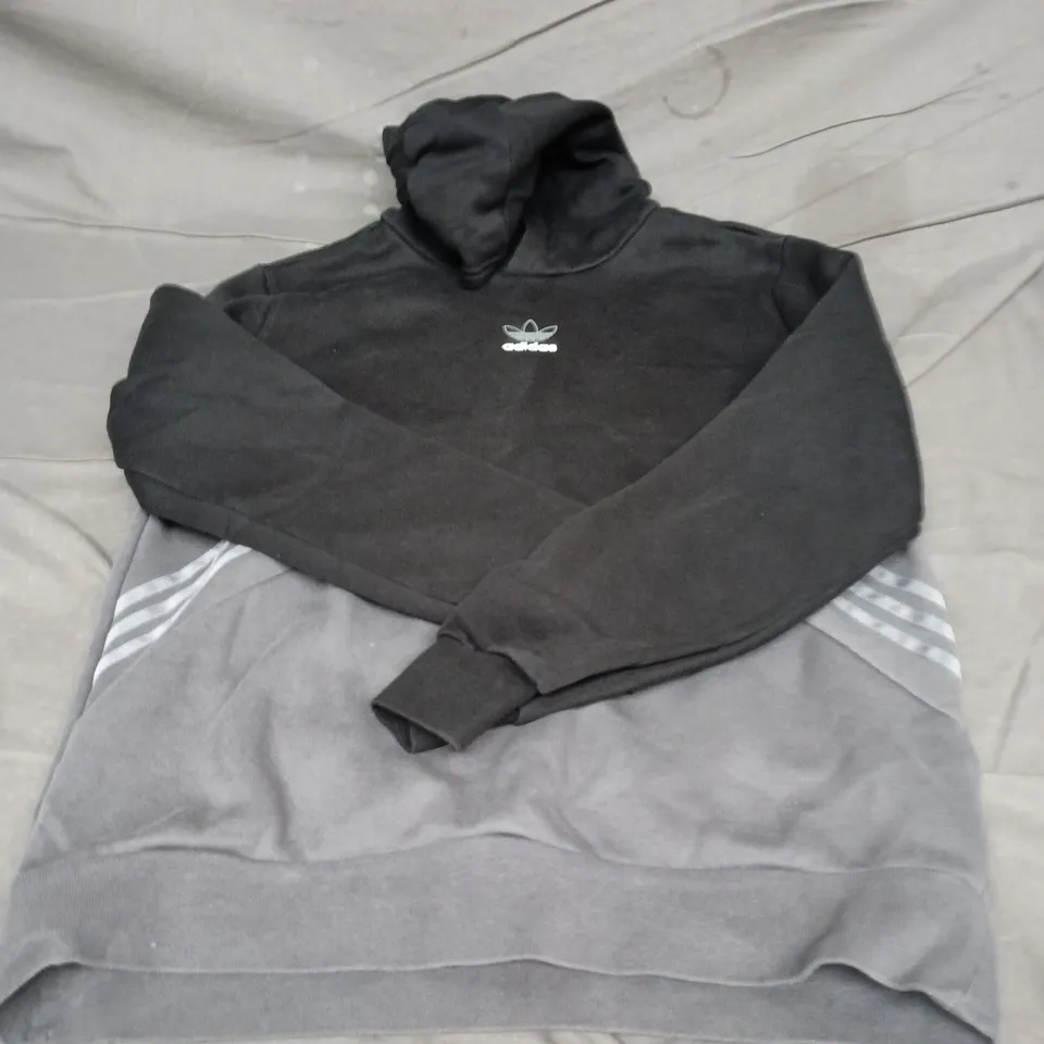 ADIDAS KIDS HOODIE – BLACK WITH GREY PANEL, UK 15-16YRS