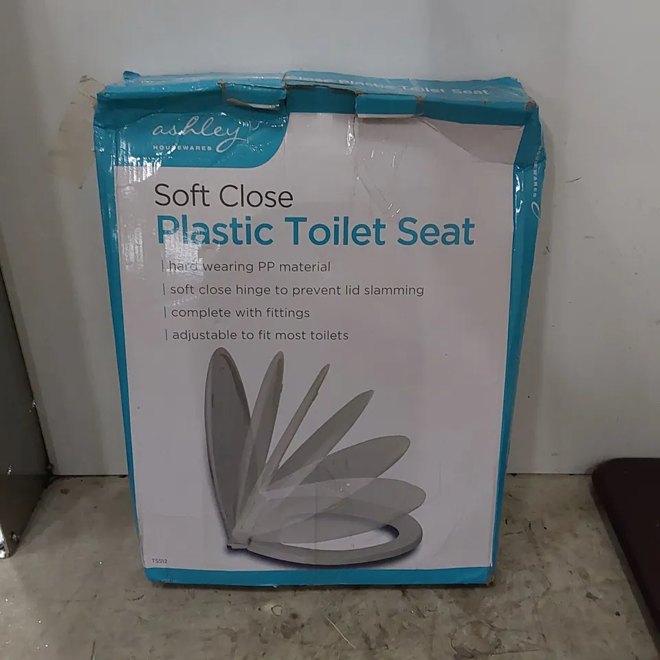 BOXED ACTAEON SOFT CLOSE ELONGATED STANDARD TOILET SEAT 