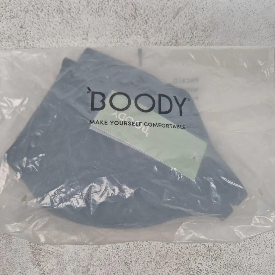 BAGGED BOODY WIRELESS T-SHIRT BRA IN BLACK SIZE XS