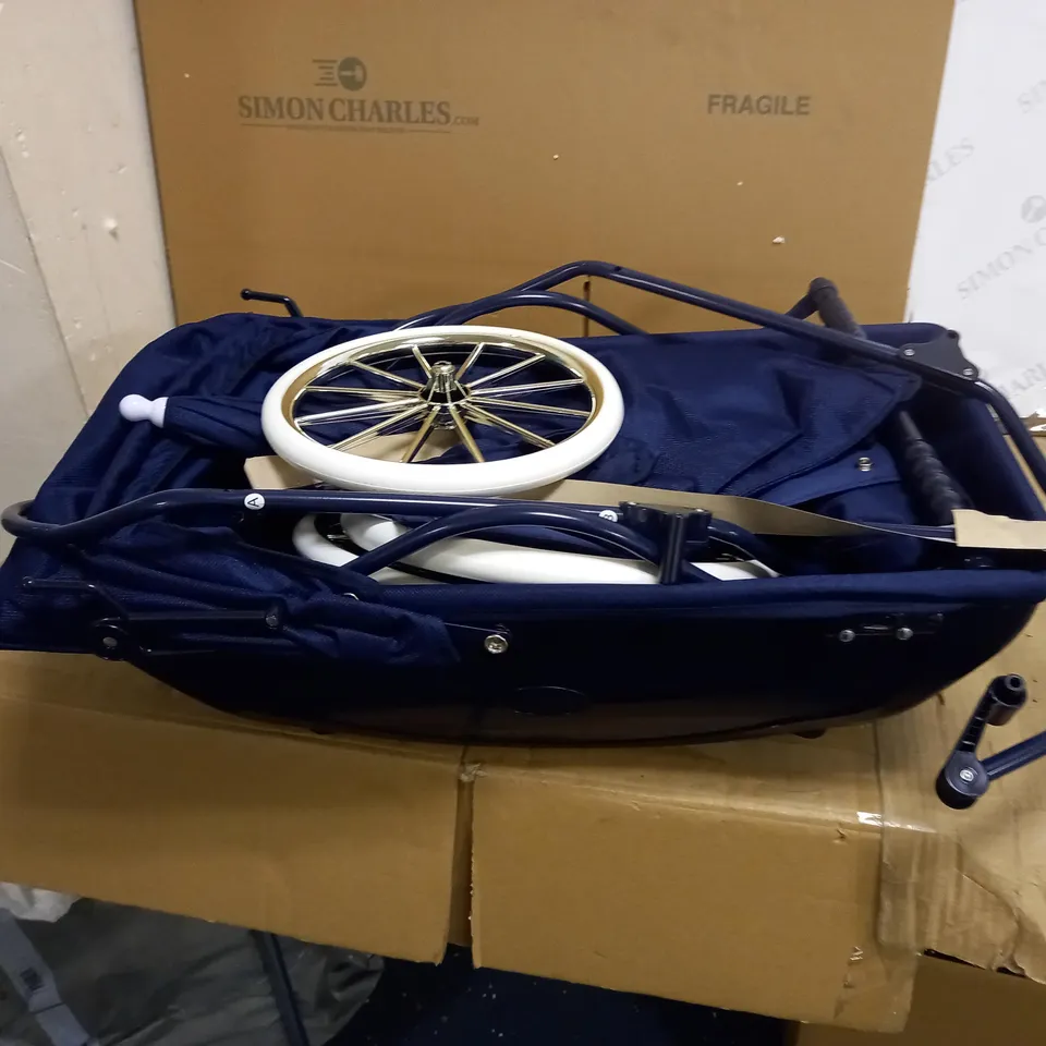 BELLA ROSA PREMIUM NAVY CARRIAGE DOLL PRAM  RRP £129.99