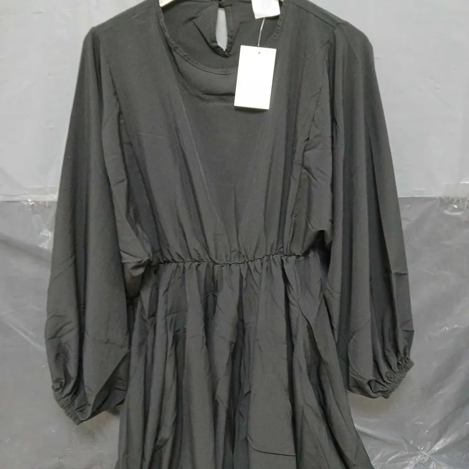 BOX OF APPROXIMATELY 20 SUPREMACY PUFF SLEEVE SHORT DRESSES - BLACK - SIZES MAY VARY