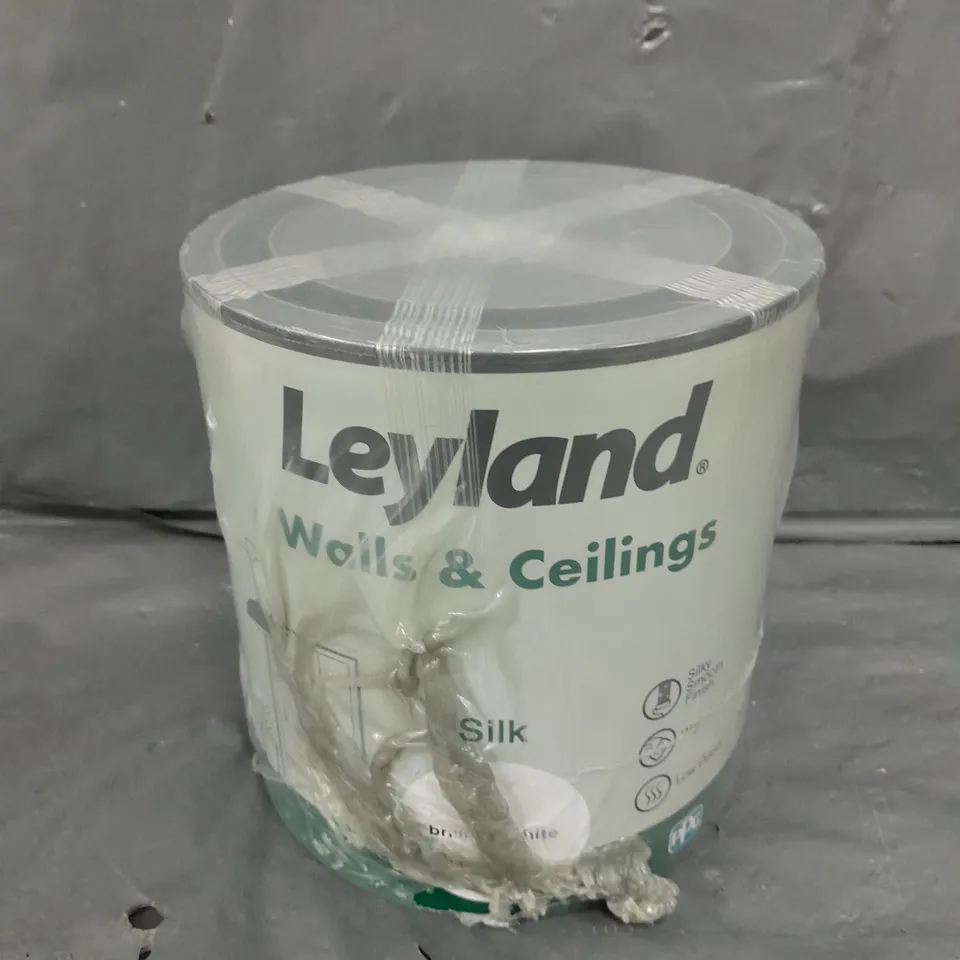 SEALED LEYLAND WALLS & CEILINGS SILK PAINT - 2.5L - BRILLIANT WHITE 