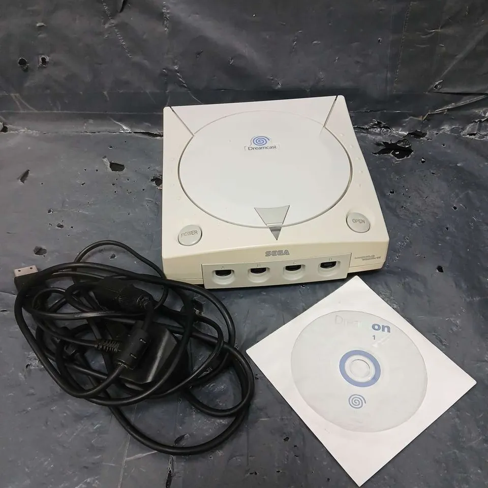 SEGA DREAMCAST CONSOLE 