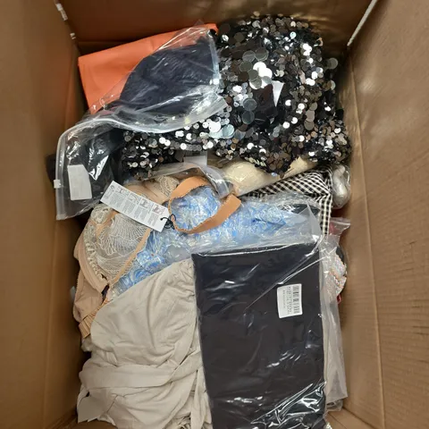 APPROXIMATELY 30 ASSORTED CLOTHING ITEMS IN VARIOUS SIZES, STYLES & COLOURS - COLLECTION ONLY