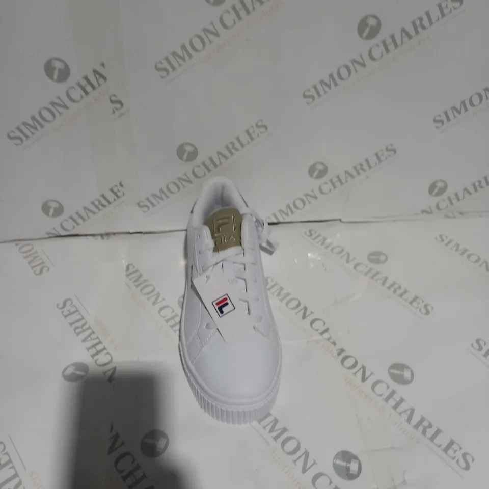 UNBOXED FILA WHITE AND BIEGE SIZE UK 5.5 