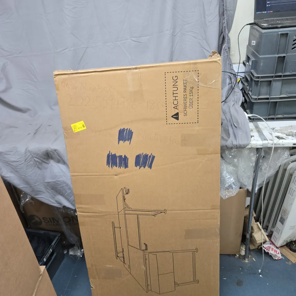 CORNER DESK – WHITE, BOXED (116 X 58 X 15 CM, 21 KG)