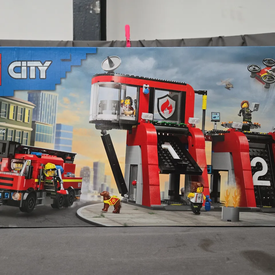 BOXED LEGO CITY 60414 - FIRE STATION WITH FIRE ENGINE