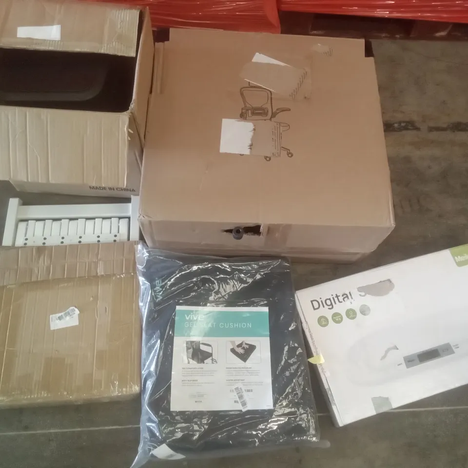 PALLET OF ASSORTED ITEMS INCLUDING MEILEN DIGITAL SCALE, OFFICE CHAIR, VIVE GEL SEAT CUSHION, WALL MOUNTED FOLDING CHAIR, AIR FRYER