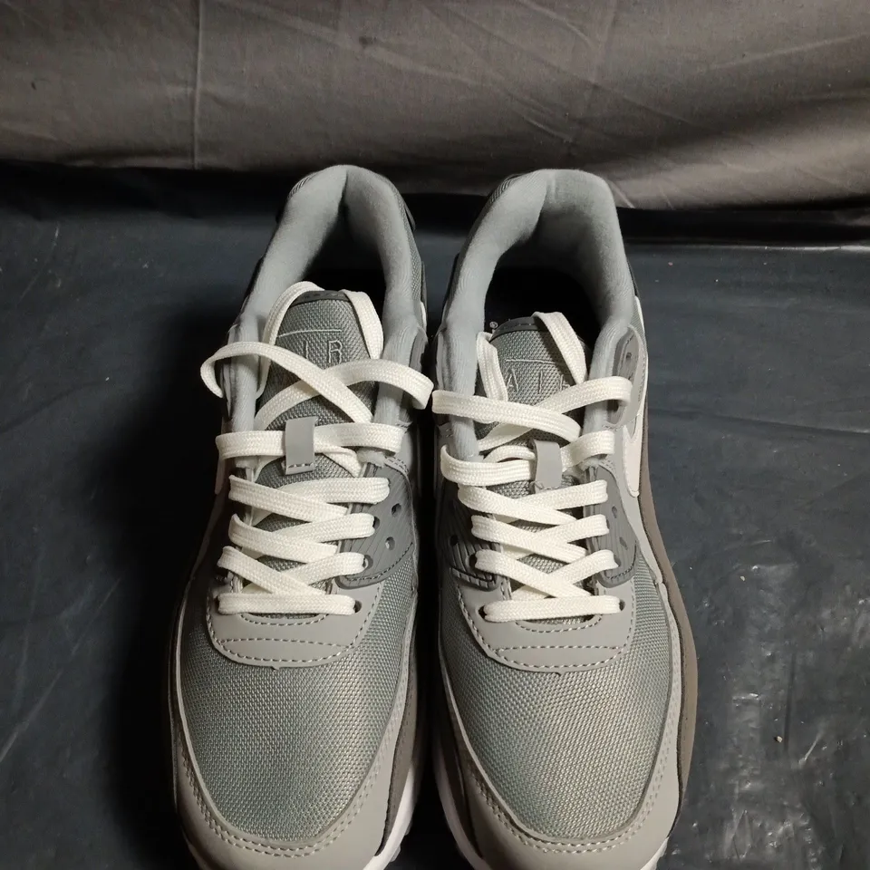 PAIR OF NIKE AIR MAX TRAINERS– GREY - UK SIZE 8.5