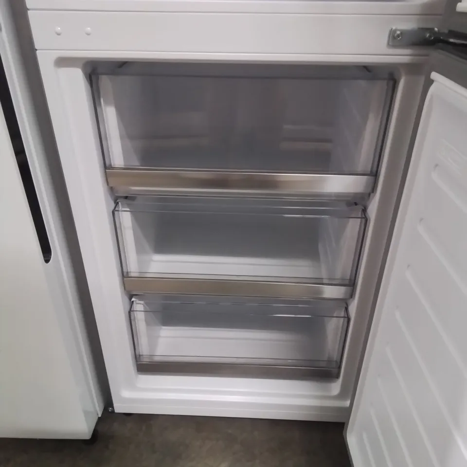 HAIER FREESTANDING FRIDGE FREEZER IN SILVER HDW1618DNPK - UNPROCESSED RAW RETURN
