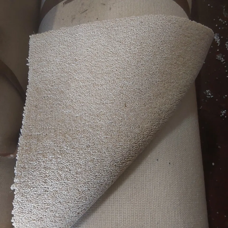 ROLL OF QUALITY ROSEDALE HARTOFT CARPET - APPROXIMATELY 5 x 10.85m