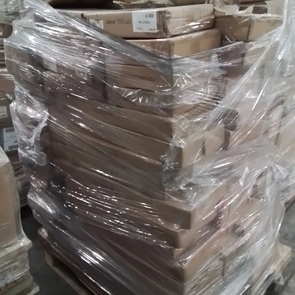 PALLET CONTAINING LARGE AMOUNT OF FLOATING SHELVES