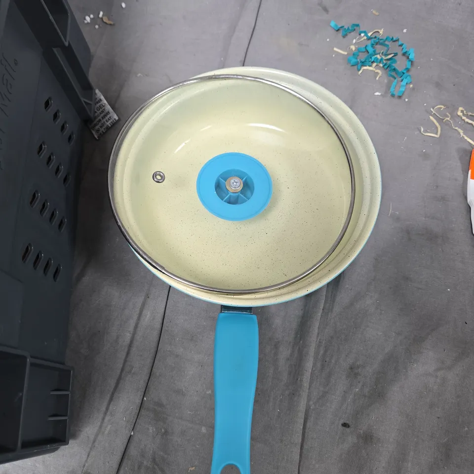 TOTE OF APPROXIMATELY 6 ASSORTED GLASS/CERAMIC ITEMS TO INCLUDE: PAN AND GOBLET 