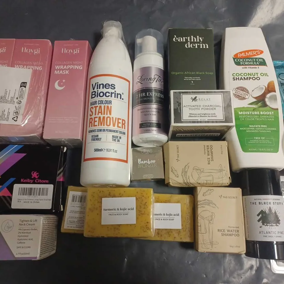 LOT OF APPROXIMATELY 20 ASSORTED HEALTH AND BEAUTY ITEMS TO INCLUDE COCONUT OIL SHAMPOO, WRAPPING MASKS AND TURMERIC SOAP