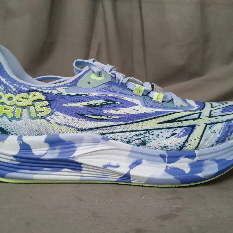 BOXED PAIR OF ASICS NOOSA TRI 15 SHOES IN BLUE/GREEN MULTI UK SIZE 7