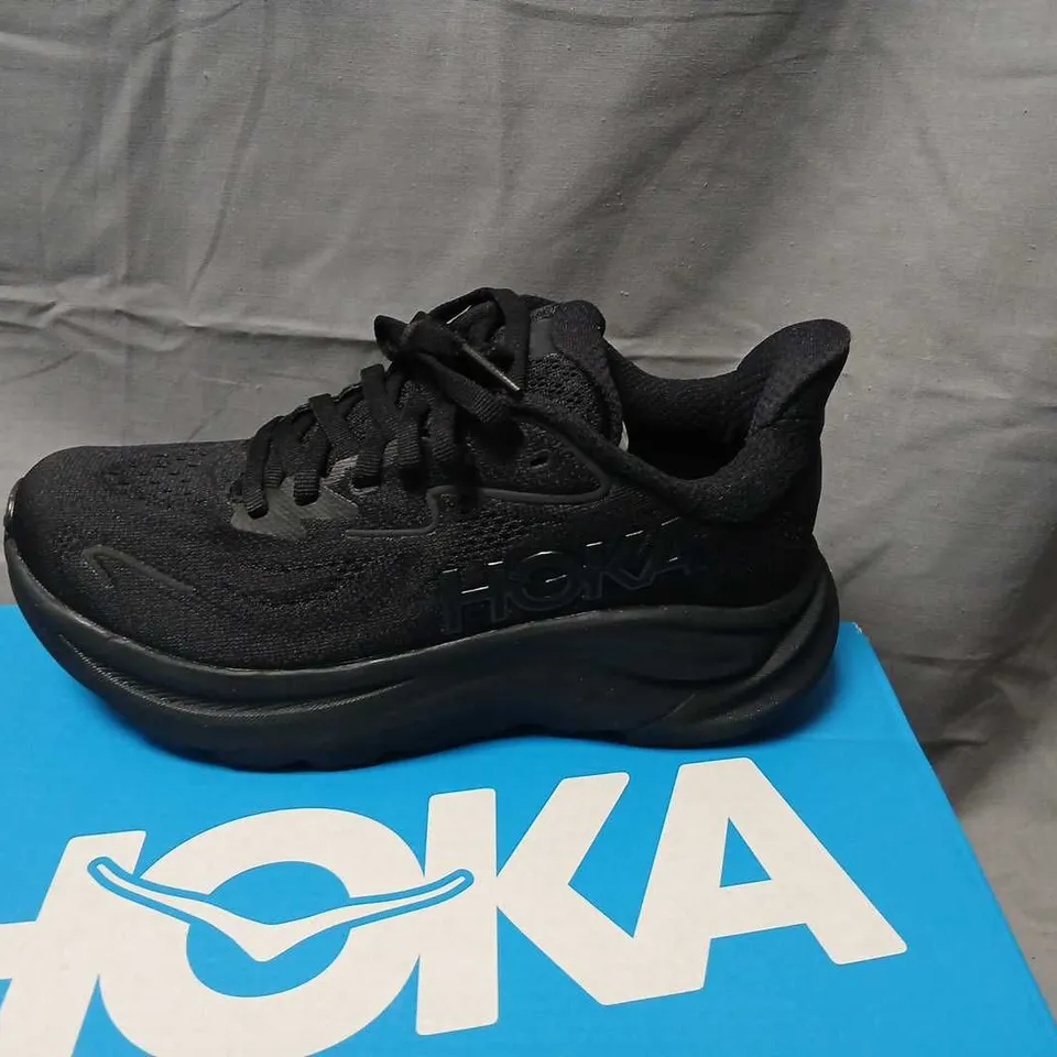 HOKA CLIFTON 10 WOMEN'S RUNNING SHOES – BLACK, UK 2 (US 4B, EU 34)