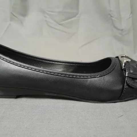 BOXED PAIR OF SOFIA PEEP TOE SLIP-ON SHOES IN BLACK EU SIZE 39