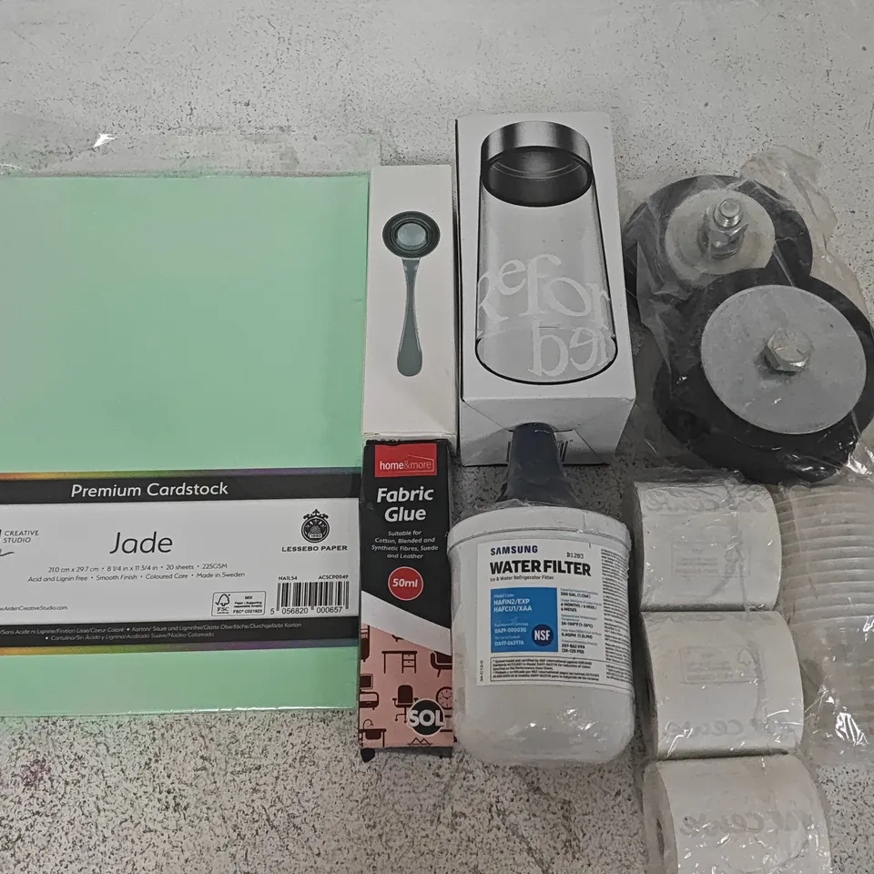 LOT OF APPROXIMATELY 20 ASSORTED HOUSEHOLD ITEMS TO INCLUDE FABRIC GLUE, GLASS BOTTLE AND MILK THROTHER