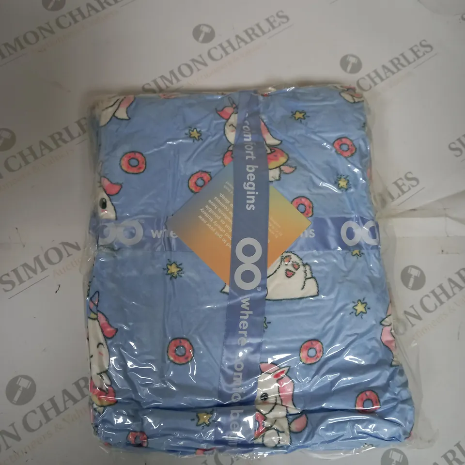 OODIE HOODED BLANKET