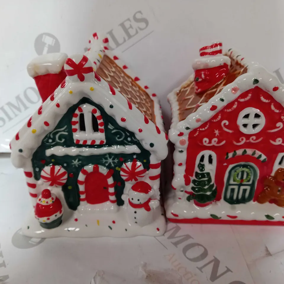 MR. CHRISTMAS SET OF 2, 4" BATTERY-OPERATED NOSTALGIC GINGERBREAD HOUSE