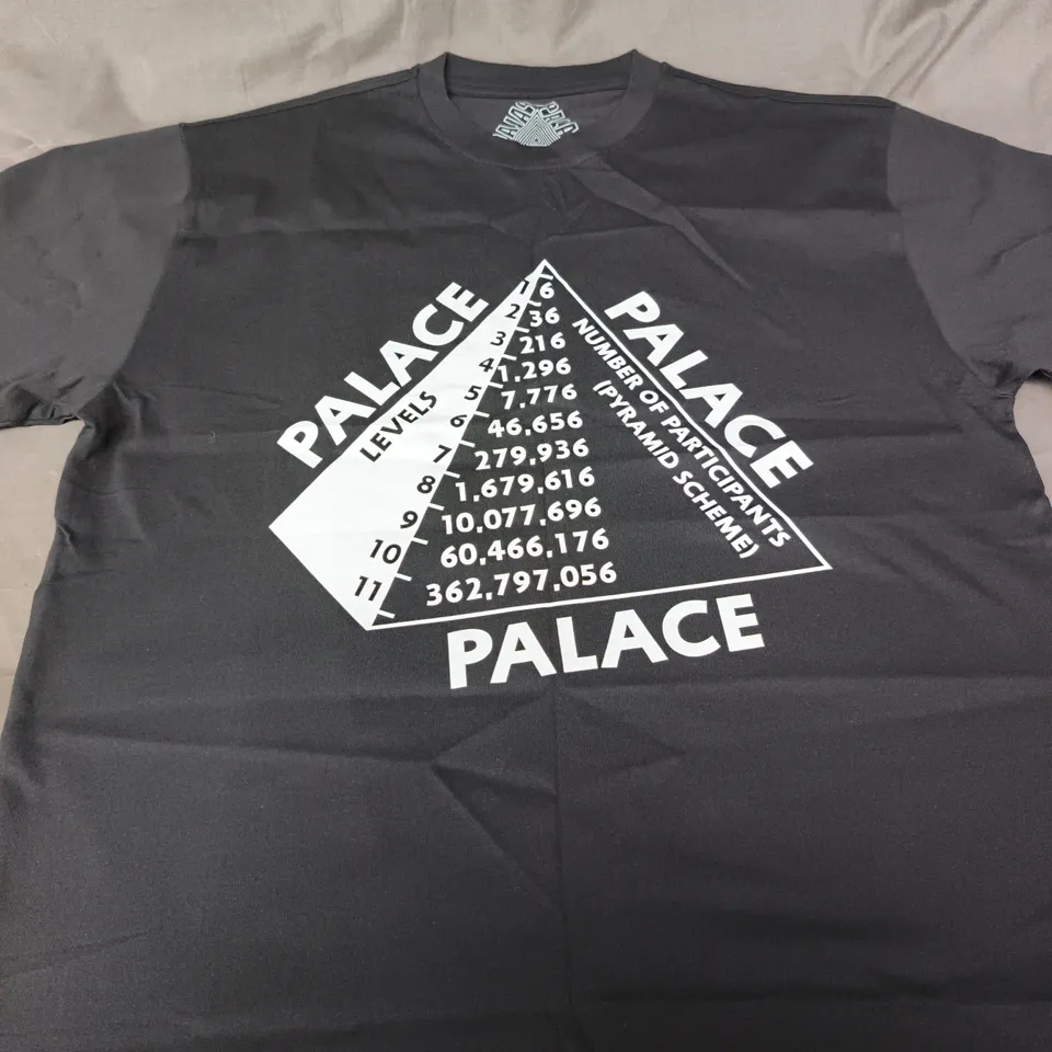 PALACE GRAPHIC T-SHIRT – BLACK - SIZE M