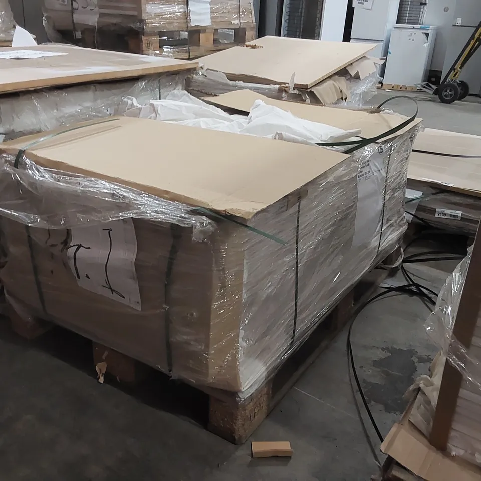 PALLET OF LARGE QUANTITY OF KITCHENS/BEDROOM REPLACEMENT CABINET DOOR/DRAWER/END PANELS IN ASSORTED SIZES 