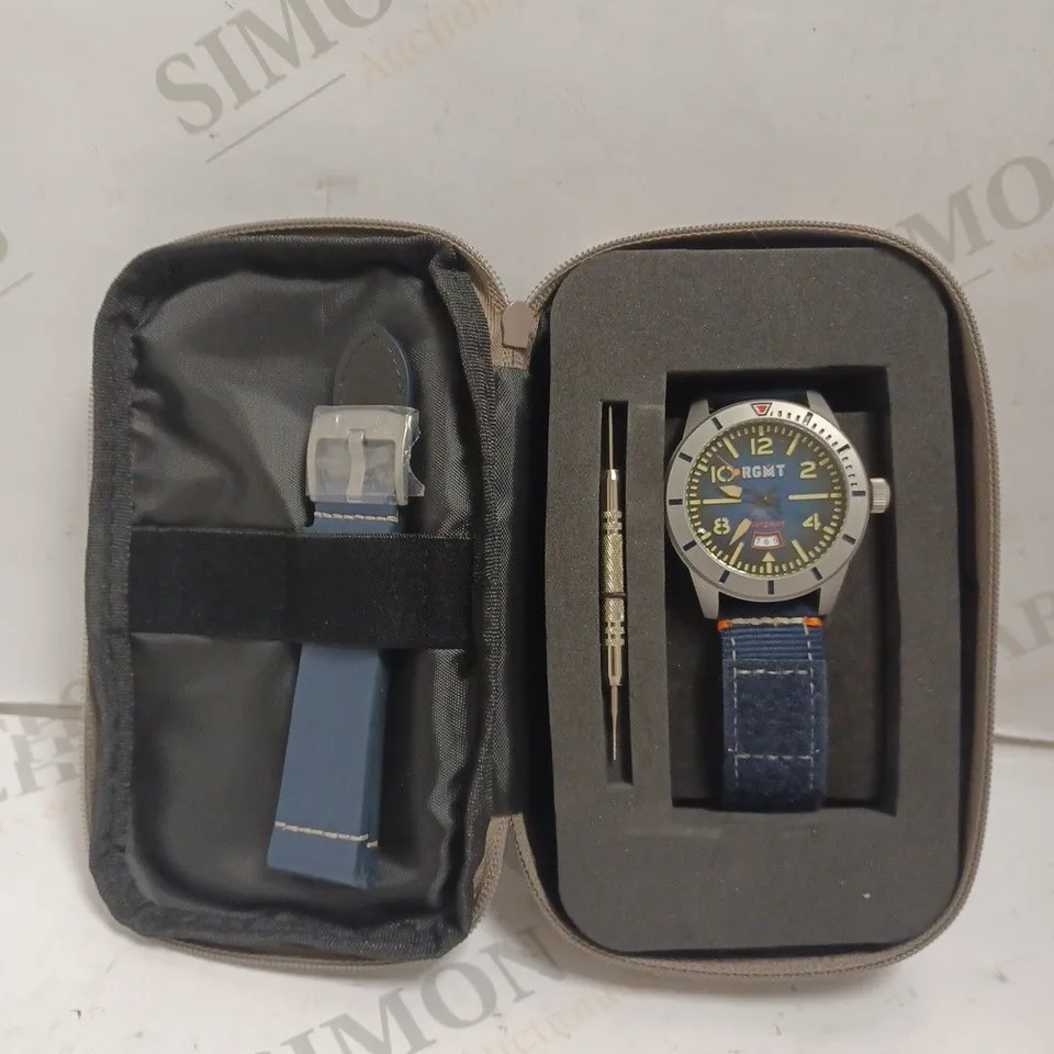 BOXED RGMT GENTS MILITARY WATCH WITH ADDITIONAL STRAP - QUARTZ MOVEMENT - STAINLESS STEEL - 5 ATM. 