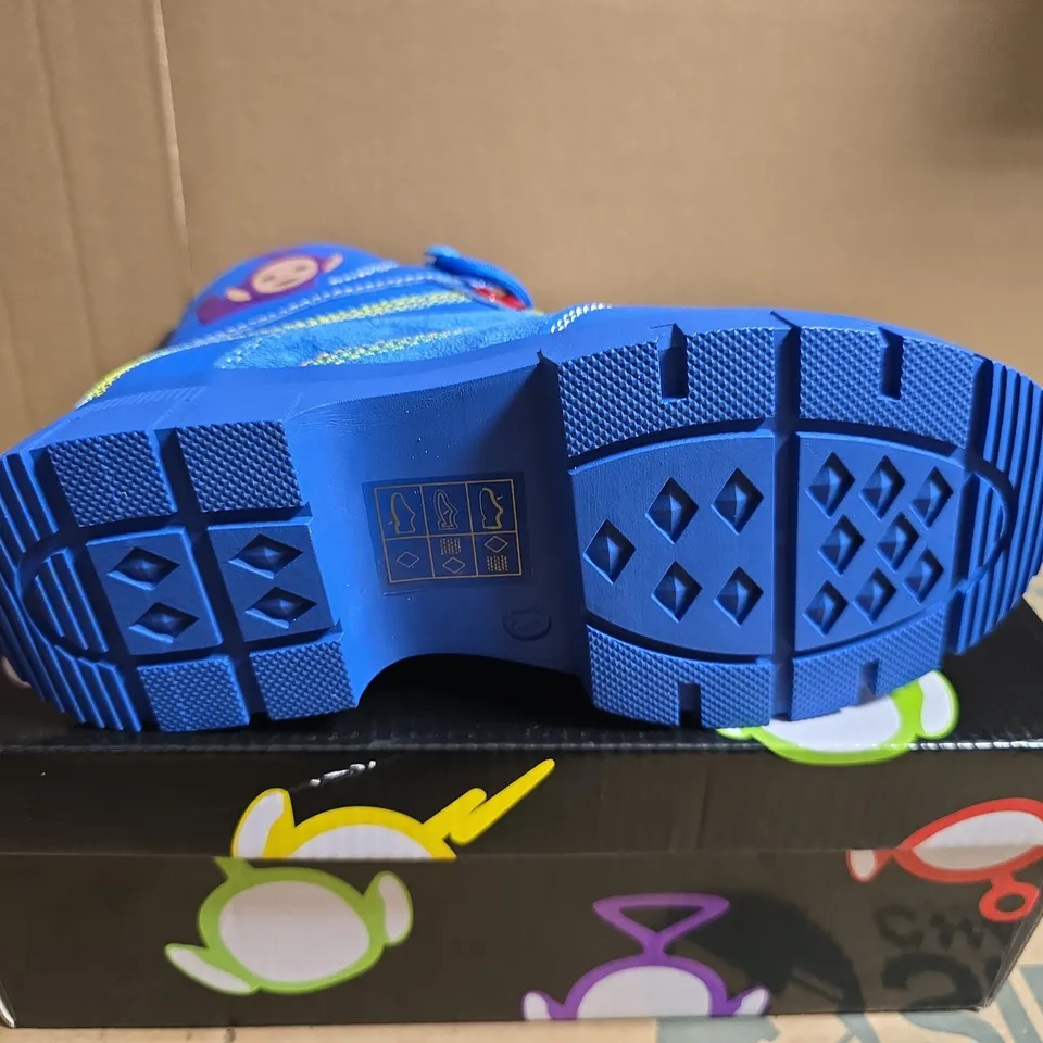 BOXED PAIR OF KOI HOME HILL TELETUBBIES KIDZ BOOTS - BLUE, UK 13