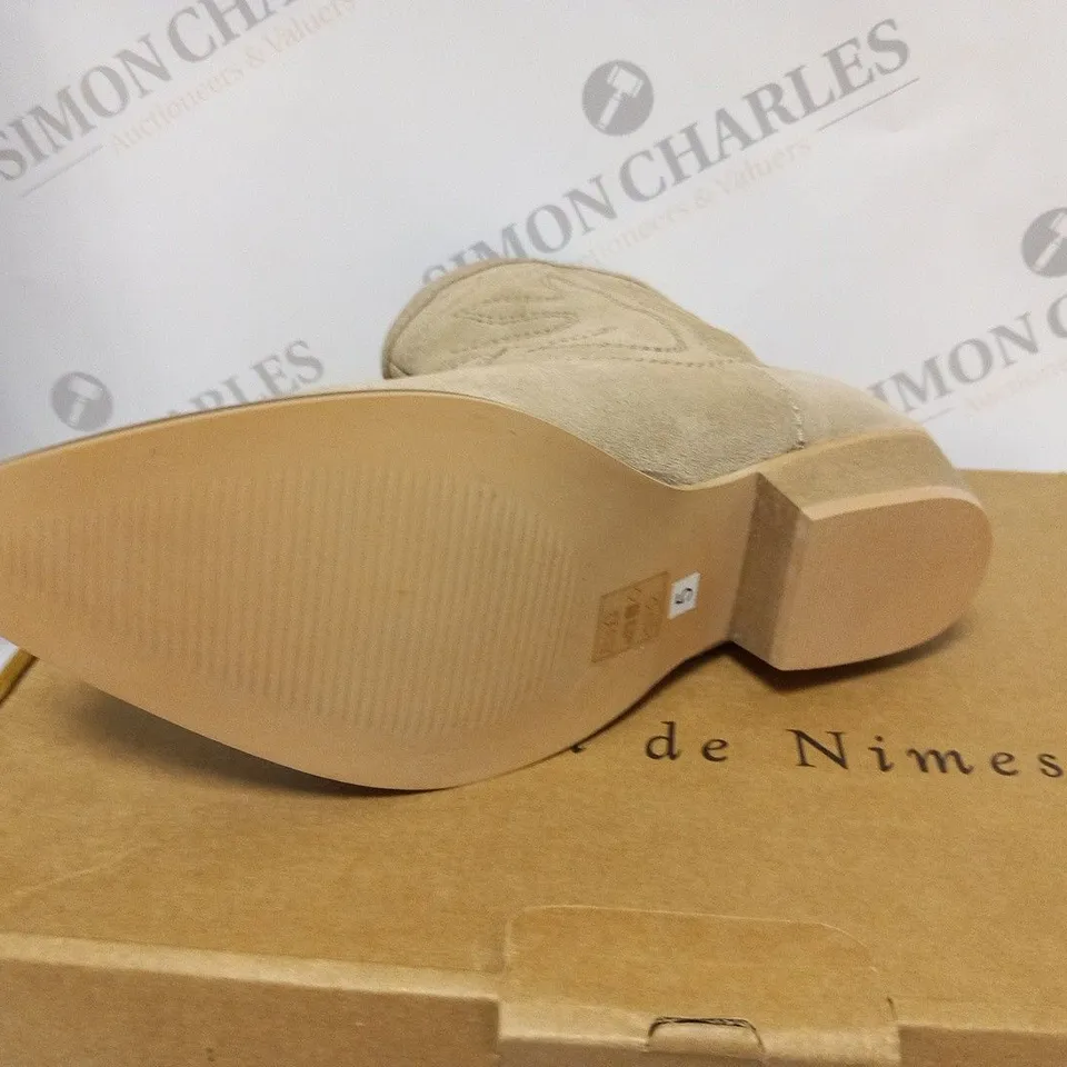 BOXED MAISON DE NIMES SUEDE WESTERN BOOTS - SIZE 5