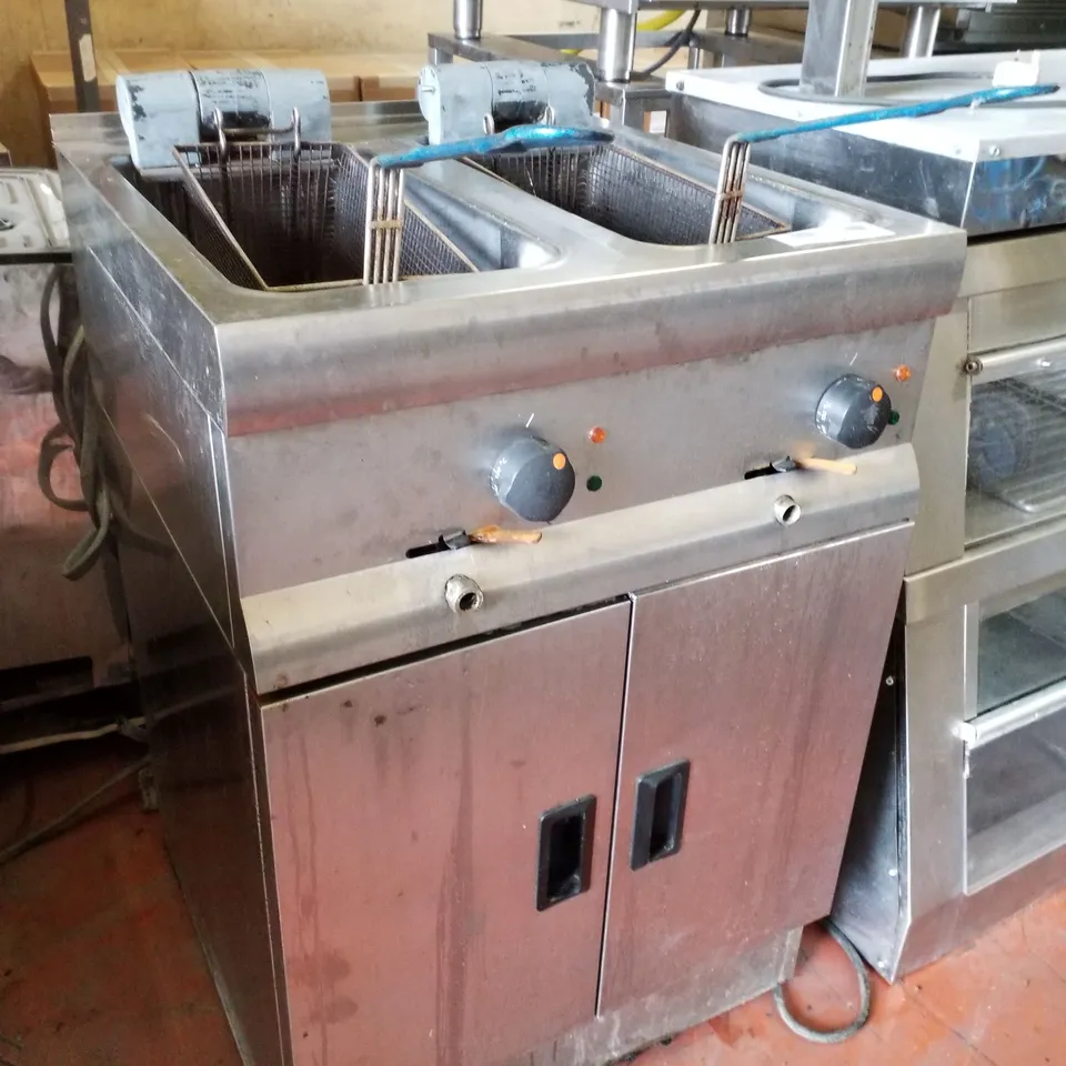 LINCAT A004 ELECTRIC TWIN TANK FRYER 