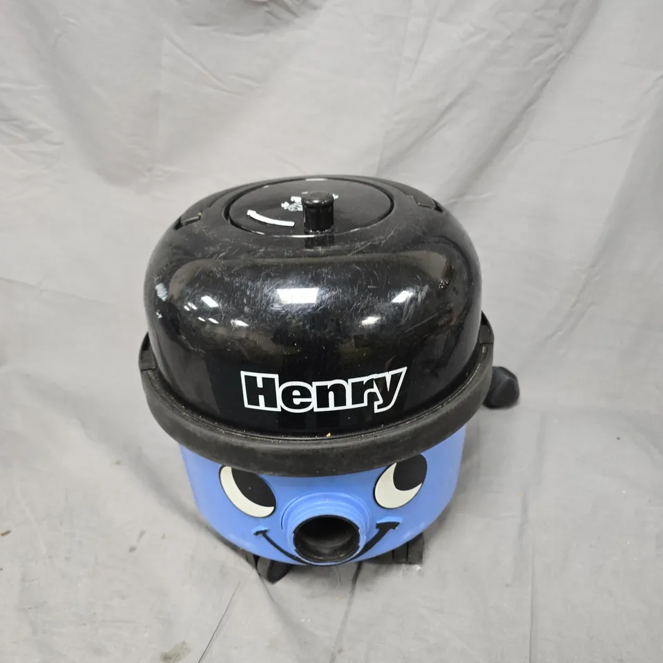 NUMATIC HENRY VACUUM CLEANER (BLUE) WITH HOSE & WAND ATTACHMENTS