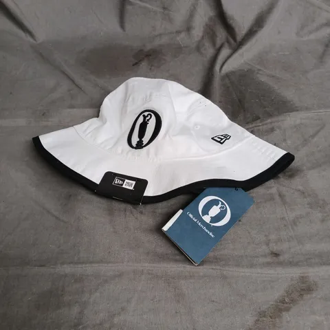 NEW ERA THEOPEN CORE TAPERED BUCKET HAT IN WHITE/BLACK SIZE L