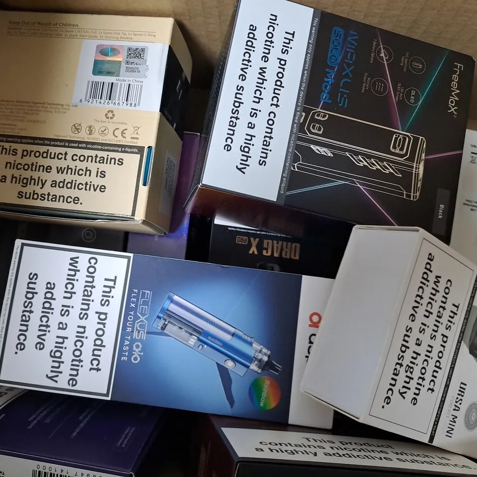 APPROXIMATELY 10 ASSORTED E-CIGARETTE PRODUCTS TO INCLUDE VOOPOO DRAG X PRO, VAPORESSO GTX ONE, INNOKIN ENDURA T20S 