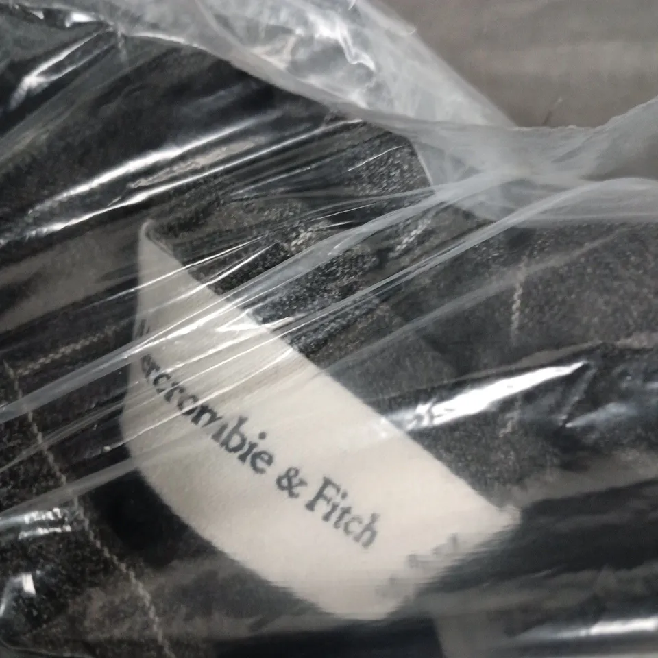 BAGGED ABERCROMBIE & FITCH WOMEN'S PINSTRIPE HIGH-RISE WIDE-LEG TROUSERS, UK 8 (US 4) – REGULAR