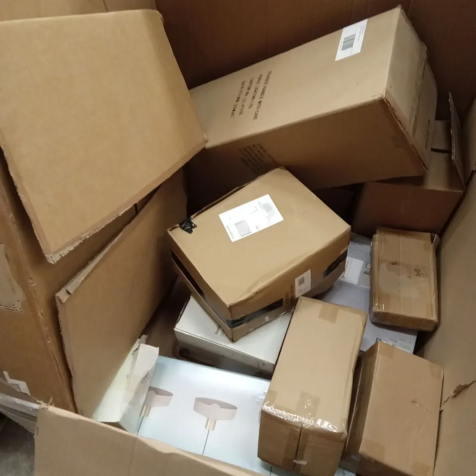 PALLET TO CONTAIN APPROXIMATELY 16 DESIGNER INDOOR LIGHTING PRODUCTS TO INCLUDE; CEILING LIGHTS, WALL LIGHTS, LAMPS ETC