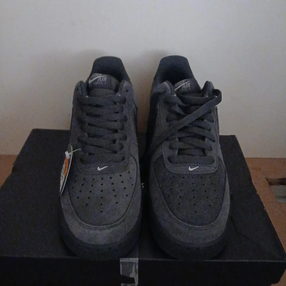 NIKE AIR FORCE 1 '07 LV8 SNEAKERS – ANTHRACITE, UK 8 (US 9)