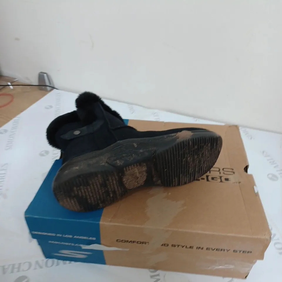 BOXED SKECHERS ON-THE-GO MIDTOWN CHILL BABY BOOTS, BLACK - SIZE 5 .5