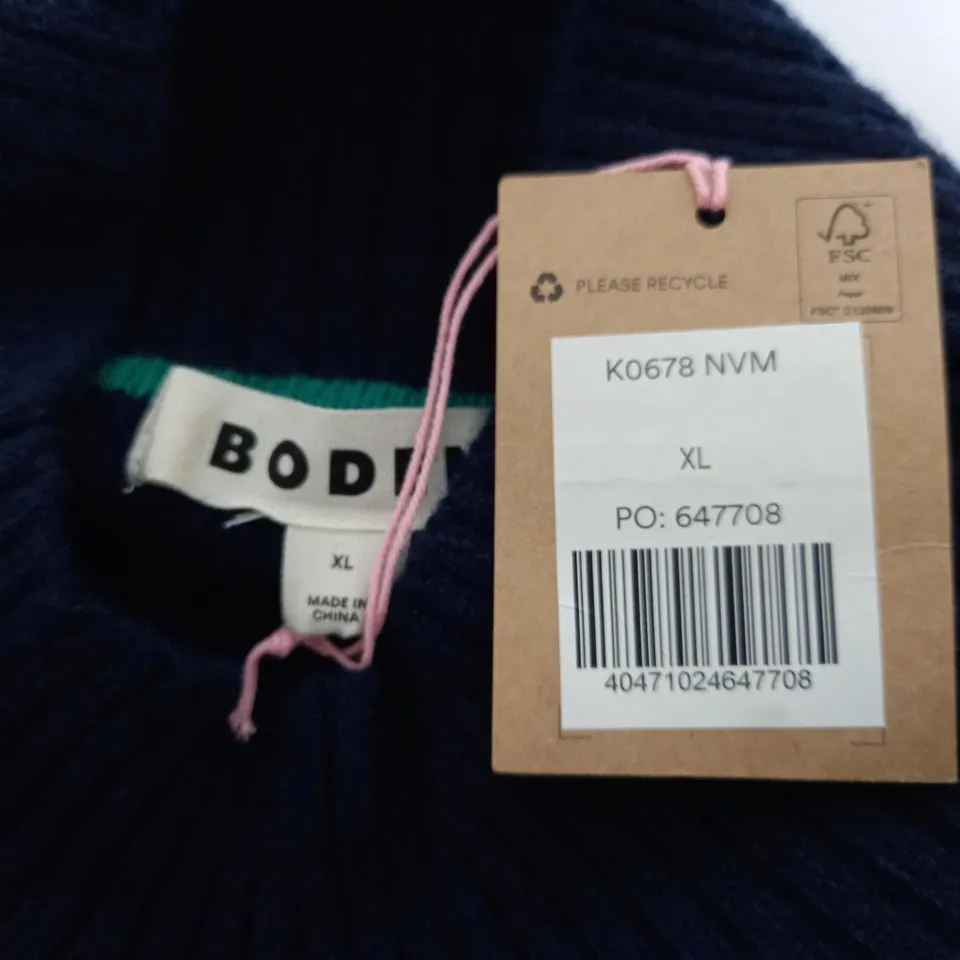 BODEN KNITTED SWEATER IN NAVY/GREEN - XL 