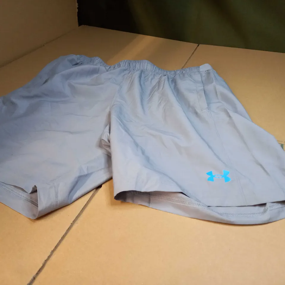 UNDER ARMOUR LIGHT GREY/LIGHT GREY SPORTS SHORTS - LARGE