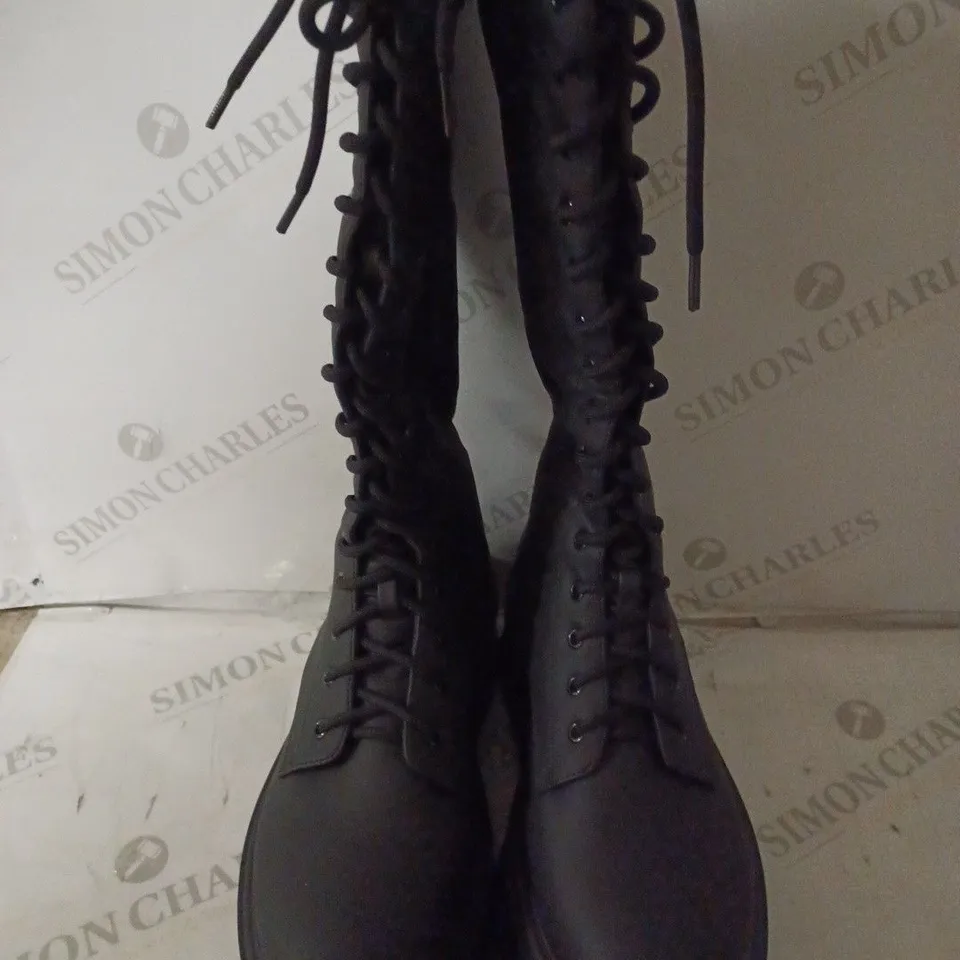 BOXED PAIR OF KOI WOMEN'S PLATFORM BLACK LACE UP BOOTS SIZE 6