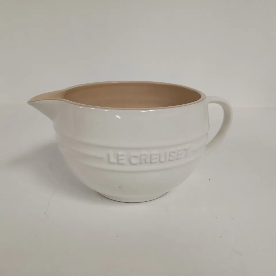LE CREUSET OVERSIZES JUG - WHITE