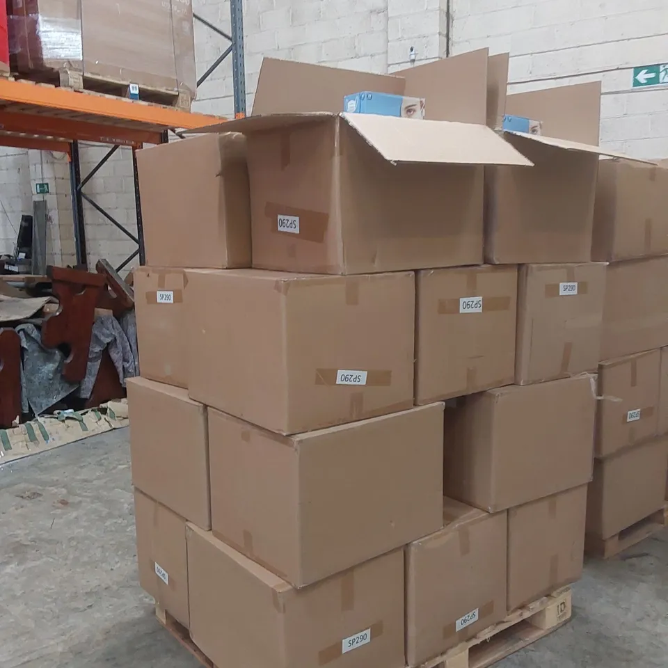 PALLET CONTAINING A VERY LARGE QUANTITY OF MEDICAL FACE MASKS