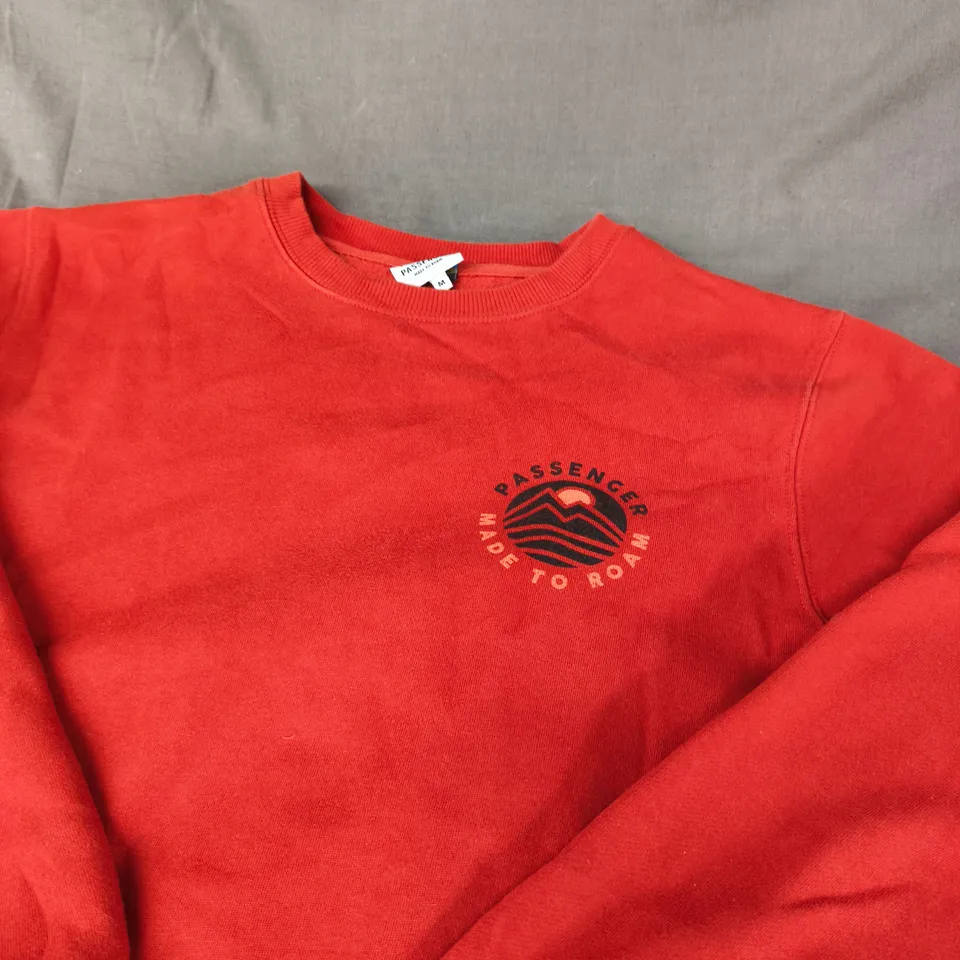 PASSENGER RED SWEATSHIRT WITH CIRCLE MOUNTAIN LOGO – SIZE M 