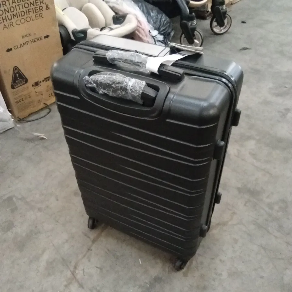 ROCK LUGGAGE SEATTLE SUITCASE - MEDIUM RRP £65