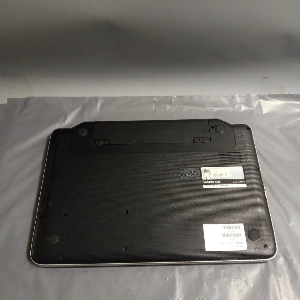DELL VOSTRO 1540 15 INCH I3 M370 2.40GHZ