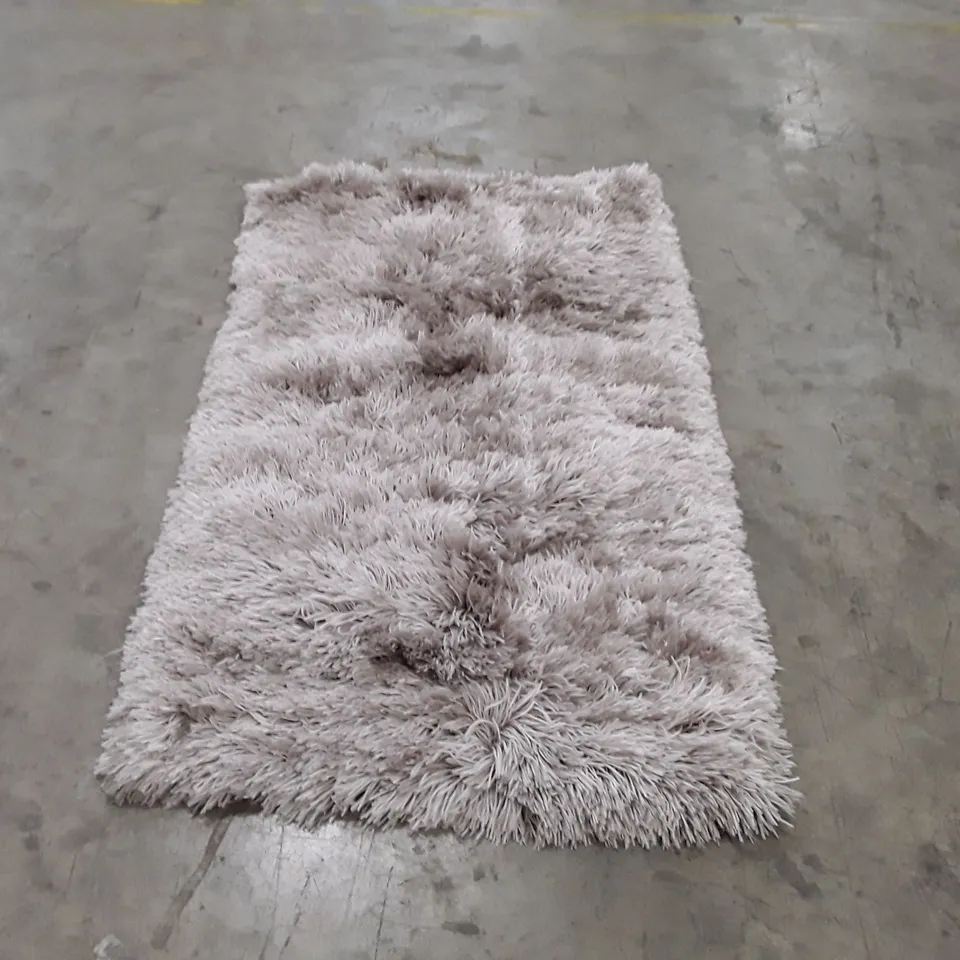 QUALITY DESIGNER SHAGGY RUG - APPROXIMATELY 140 x 80cm