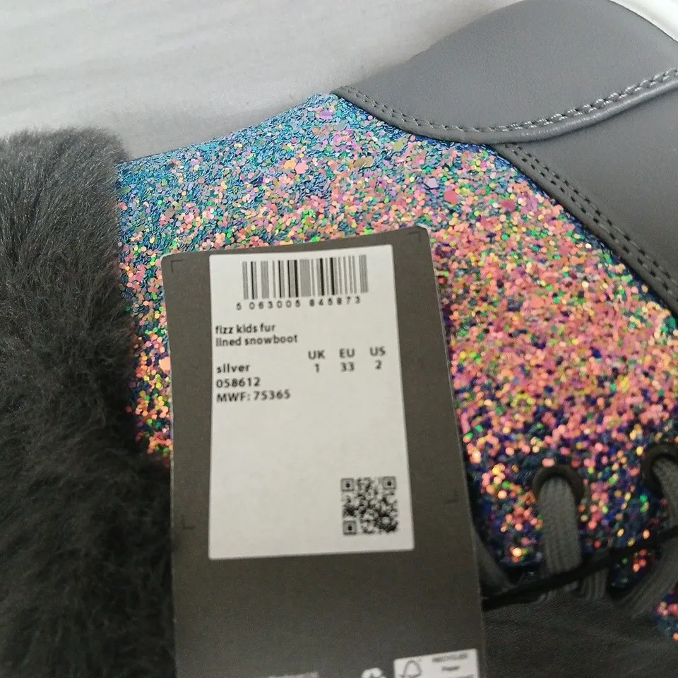 MOUNTAIN WAREHOUSE FIZZ KIDS GLITTER FUR-LINED SNOW BOOTS – SILVER (UK 1)