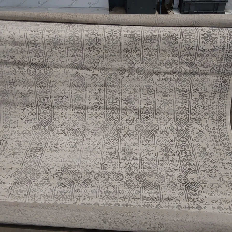 COPENHAVER POWER LOOM GREY/CREAM AREA RUG // 200 X 275CM