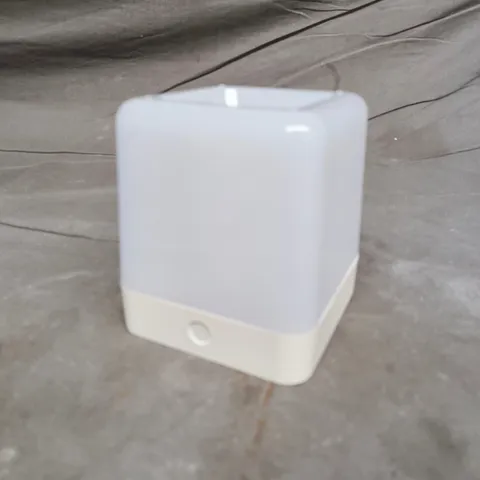 LUTEC PORTABLE LED SOLAR LIGHT