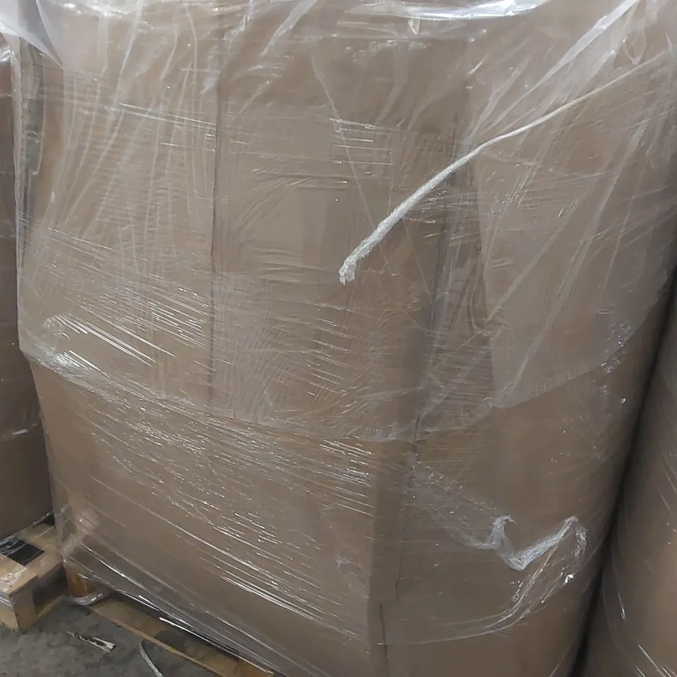 PALLET CONTAINING APPROXIMATELY 100x BRAND NEW ASSORTED DESIGNER CLOTHING ITEMS INCLUDING: SNOWDONIA JACKET, SIMPLY BE JACKETS, JD WILLIAMS JACKETS ECT